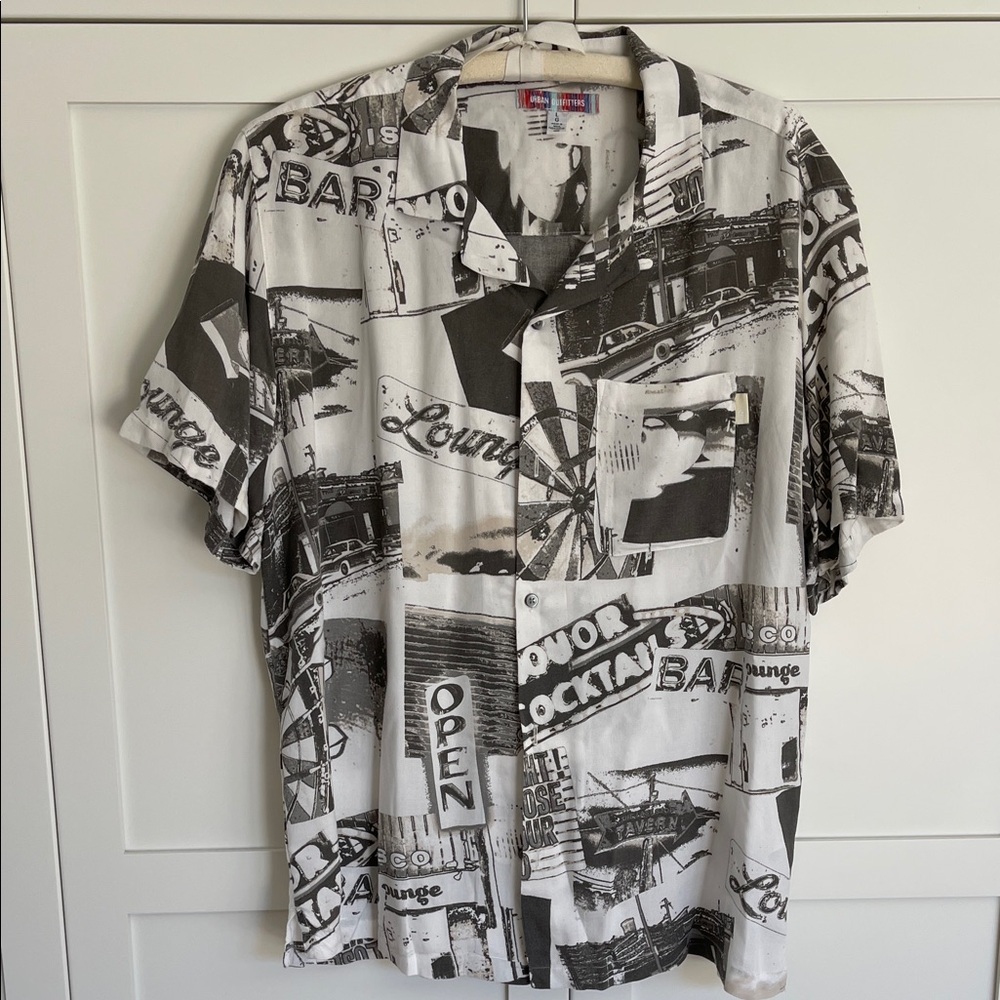 CLEARANCE! Men's Black and White Graphic Shirt by Urban Outfitters, Size Large
